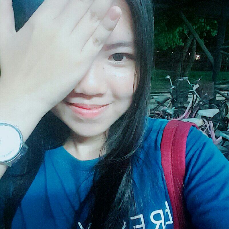 พลอย