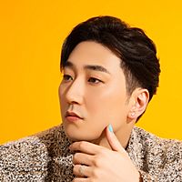 村上佳佑