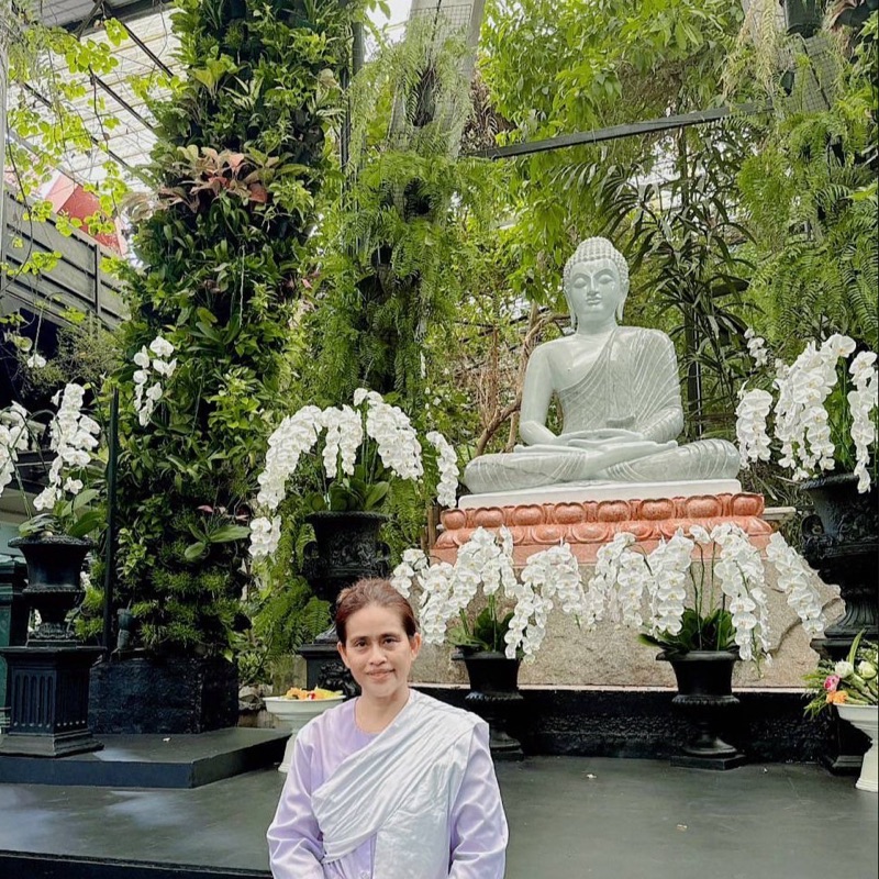 น้อย