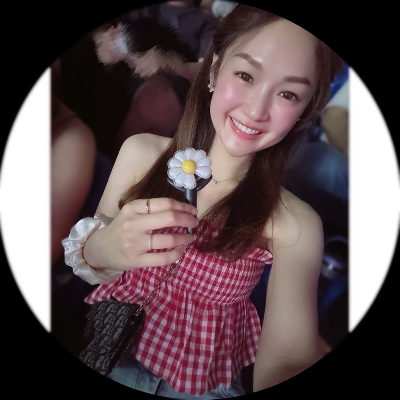 陳**