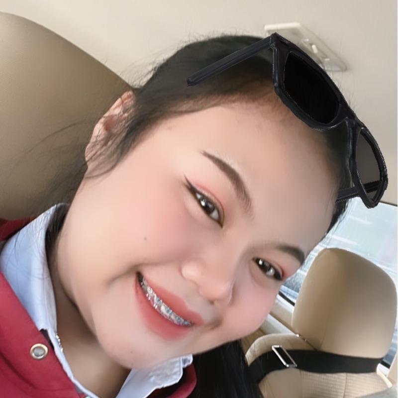 พลอย