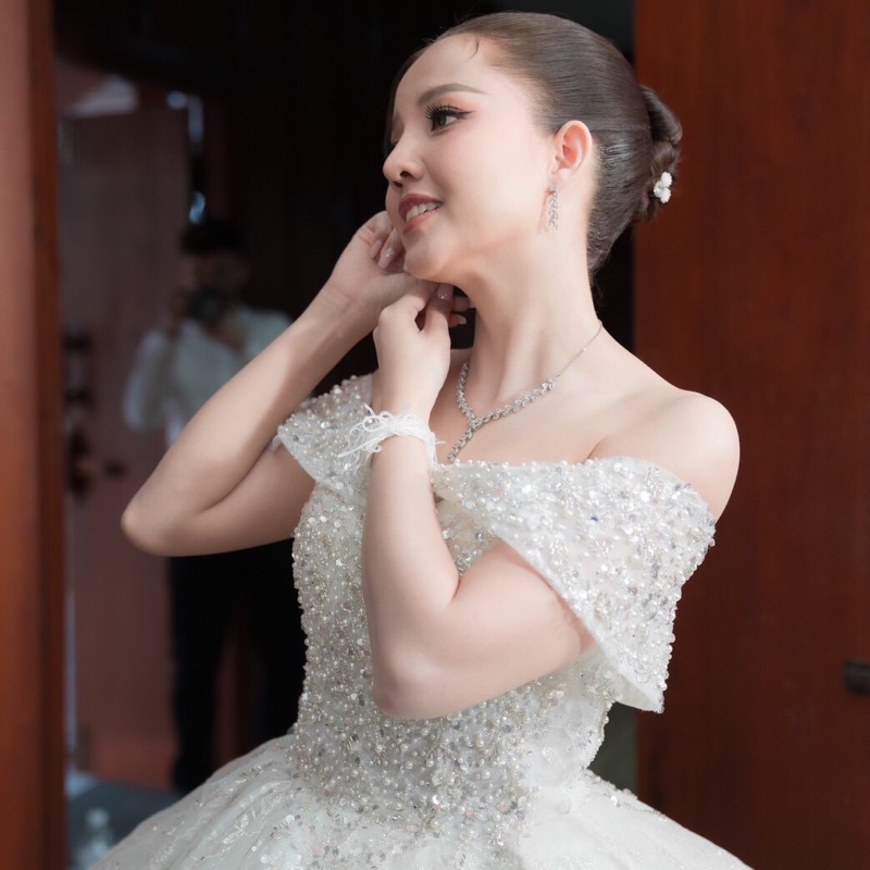 บี