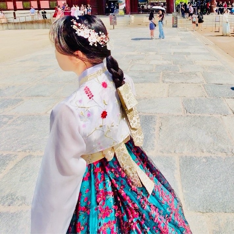 小林 愛