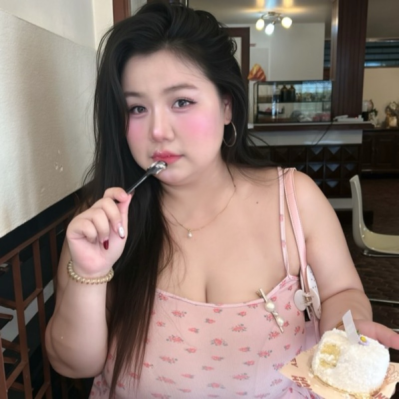พลอยใส
