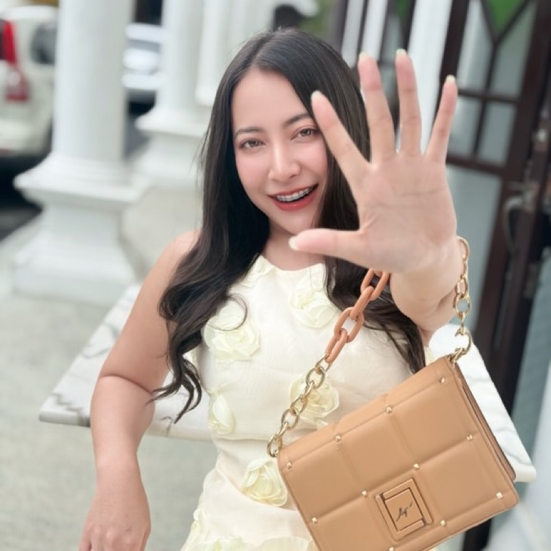 นัท