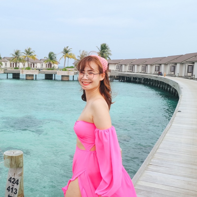 จุ้บเเจง