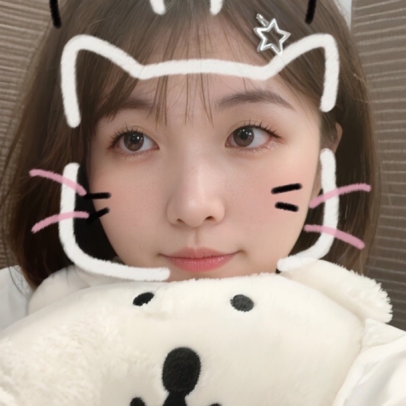 李**