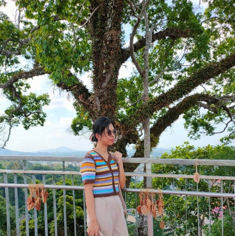 อมร