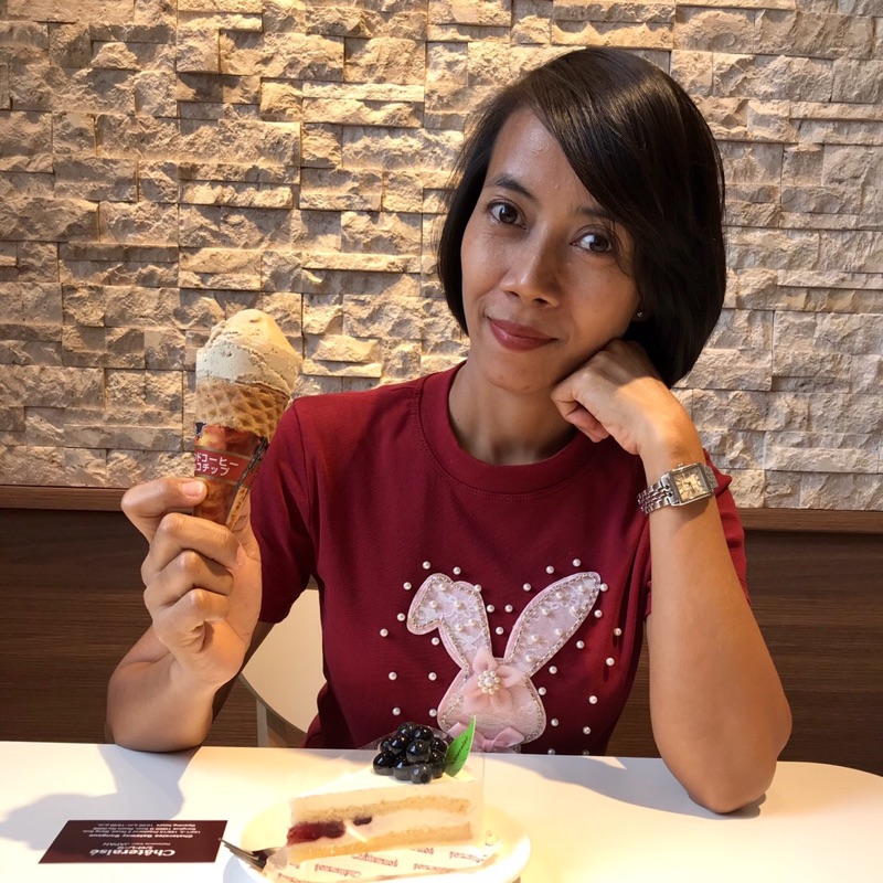 นุสรา ทิพย์ธารทอง
