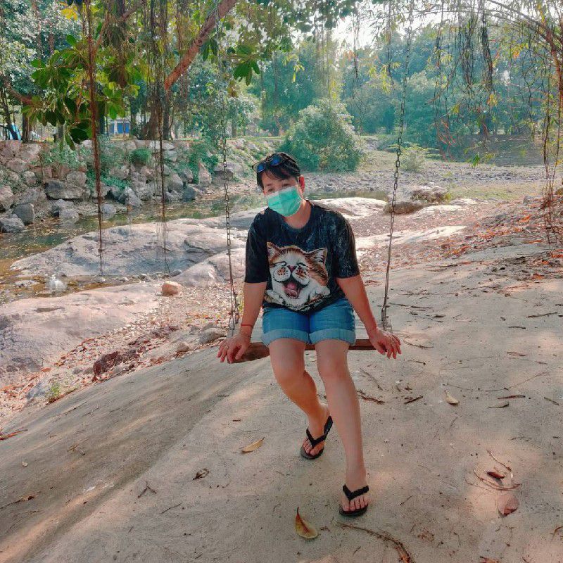 พลอยอี้
