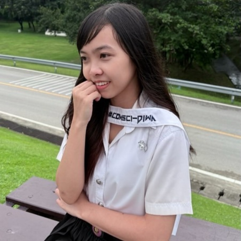 เมษนี ลายเฮือง