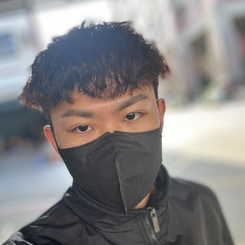 彬**