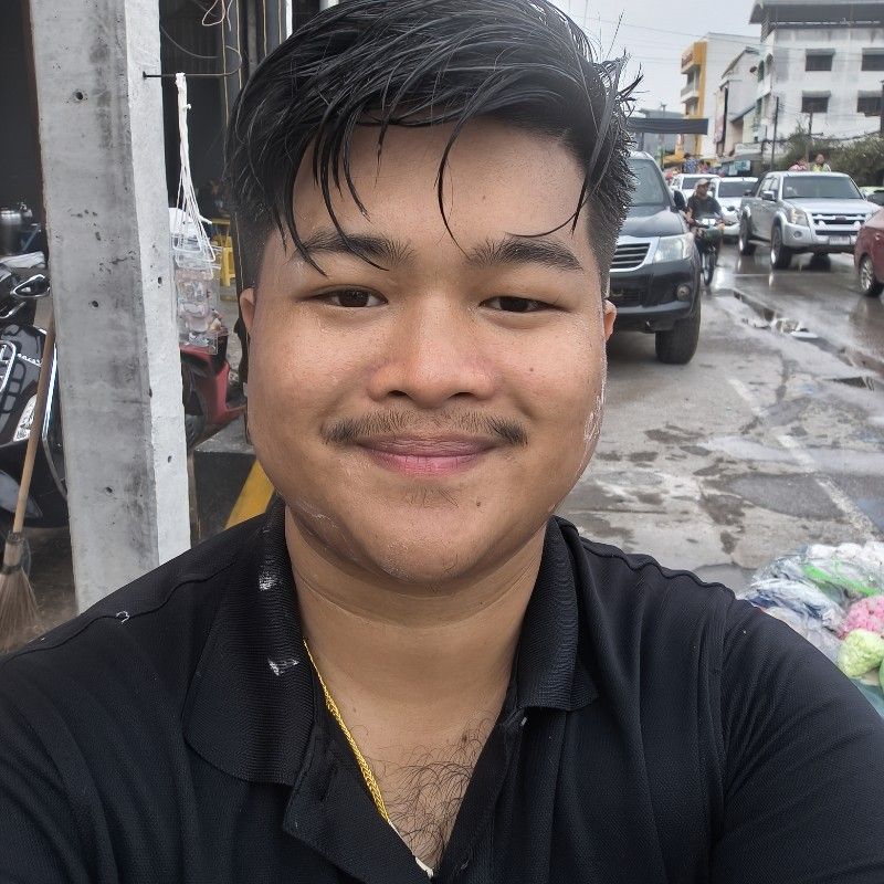ภูวดล ชุมพร