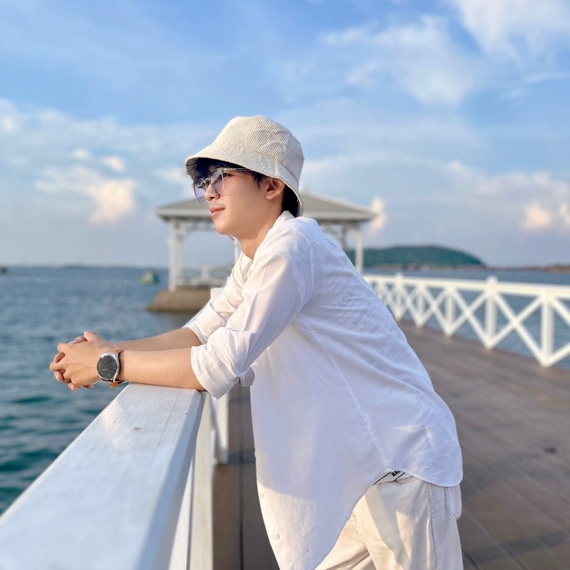 โอม