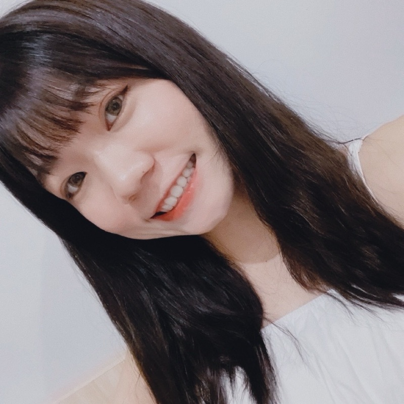 洪**