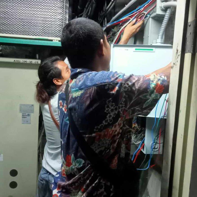สันติ