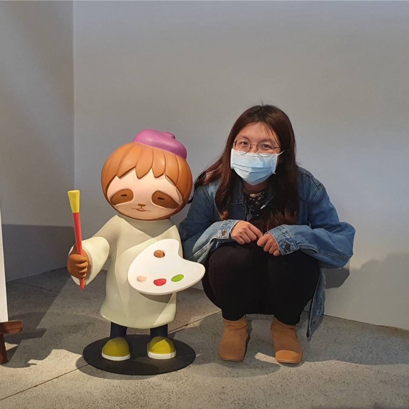 楊**