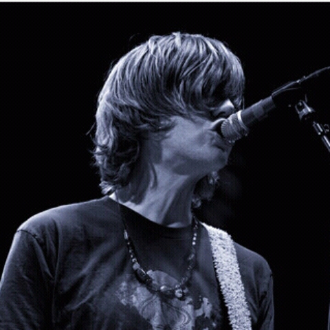 アダチ ケンイチ